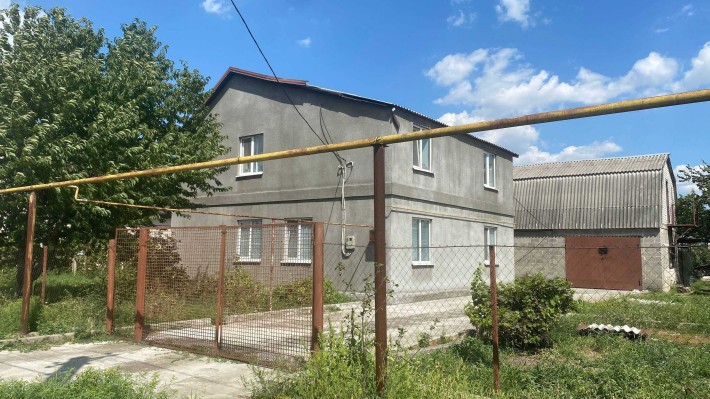 Продаж 2-поверхового будинку 250 м² на 30 сотках з садом та гаражем - фото 1