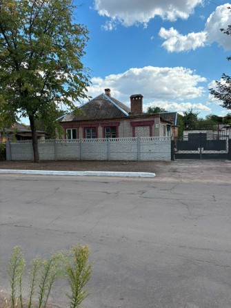 Продам будинок поруч з центром м. Апостолове - фото 1