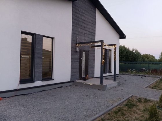 Сучасний будинок 117 м² з ремонтом | 7,7 соток | 3 спальні + тераса Заречаны