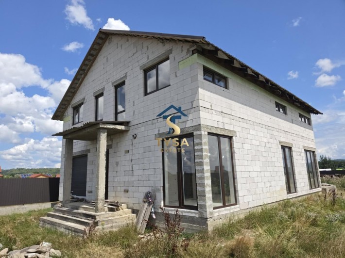 Ідеальний простір: новий сучасний будинок на 250 м² у місті Тячів. - фото 1