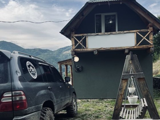 Новий будинок в Карпатах для себе або готовий бізнес з чаном та бассейном Рахів