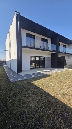 Продаю будинок з великою ділянкою  5 сот . ГАЗ, центральна вода - фото 1