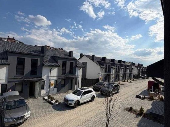 Продам Зданий Таунхаус в Крихівцях з запущеними комунікаціями Крихівці