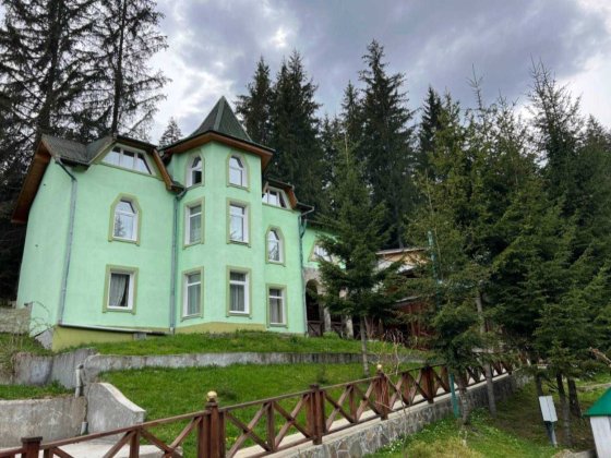 Продаж будинок готель Яблуниця "Над струмком" Яблуниця