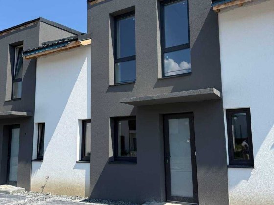 Продаж таунхаусу Крихівці готового до ремонту Крихівці