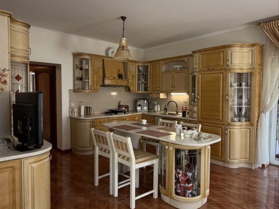 Продаж готового будинку 259м² на 10 сотках з каміном | с. Крихівці Крихівці