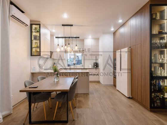 Продаж будинок 145 м², ділянка 6 соток, Гатне / Крюківщина, 10 хвилин від метро Теремки, Respublika  Гатне