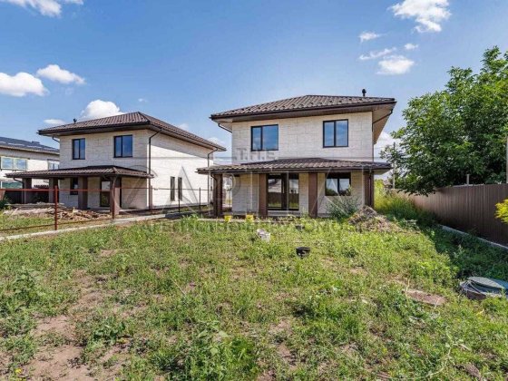 Продаж будинку підвалом та зручною ділянкою 151 м2 с. Гатне Гатне