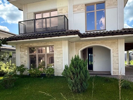 Продаж готового автономного будинку 160 м кв з травертину під Києвом