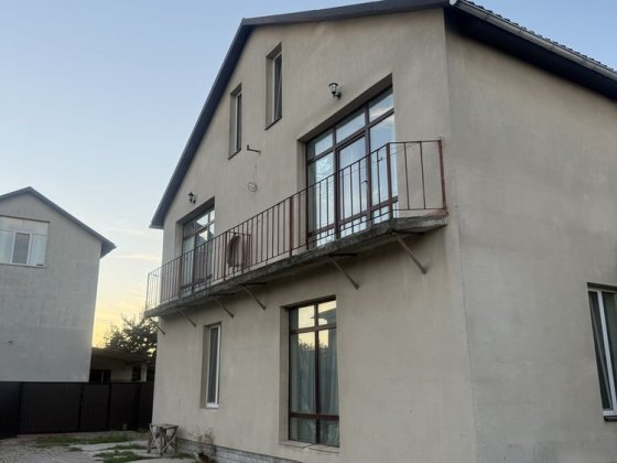 Будинок на 8 квартир, готовий бізнес Гатне