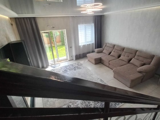 Продам будинок з ремонтом та меблями Крюкiвщ ина