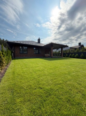 Сучасний одноповерховий будинок 140 м² з каміном та підвалом, Білогородка - фото 1