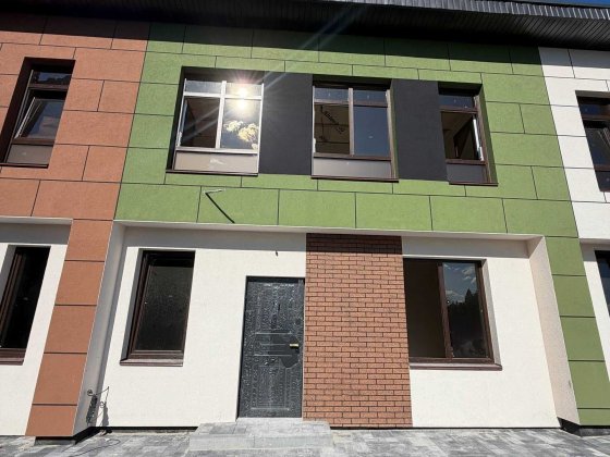 Продам таунхаус у Святопетрівському з чистовим ремонтом, 103 м2, 1.5 сотки, Газ, Без комісії