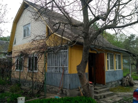 Продам дачний будинок Гатне