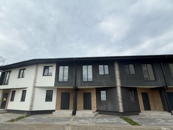Таунхаус 95м2 з центральними комунікаціями в Крюківщині!