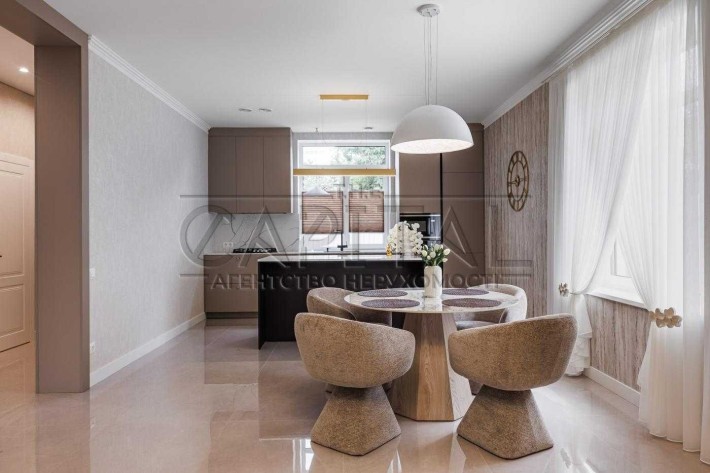 Пропонується до продажу двоповерховий будинок у Бучі, у топовій локації лісової частини міста, непод - фото 1