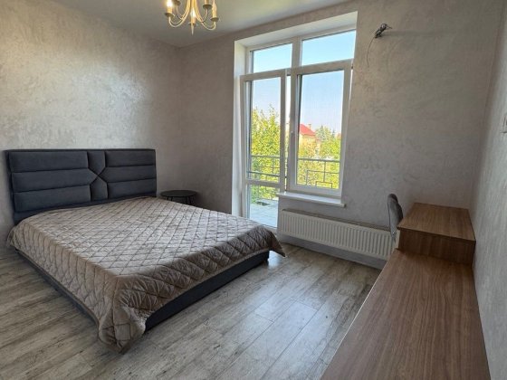 Продаж кутового таунхауса з ремонтом в Святопетрівському