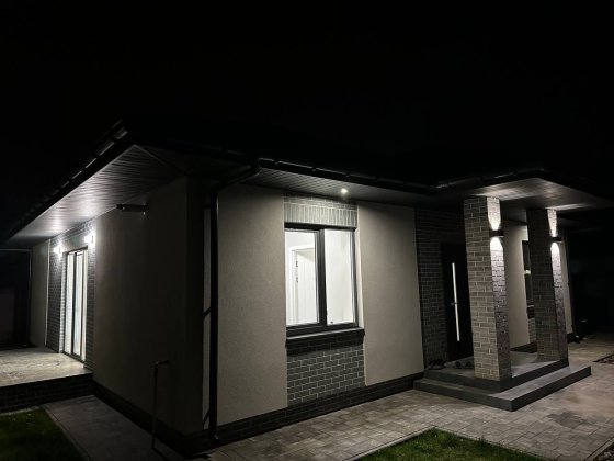 Продаж будинку з новим ремонтом в котеджному містечку.
