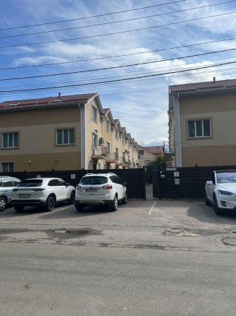 ВЛАСНИК!Таунхаус з газом,135кмвадратних метрів,5 кімнат з ремонтом. Білогородка - фото 1