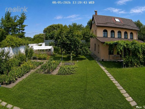 Триповерховий будинок для цілорічного проживання біля Дніпра Вишенки