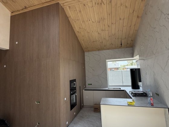 продам будинок з новим ремонтом 100м2, 5.5 соток ділянка
