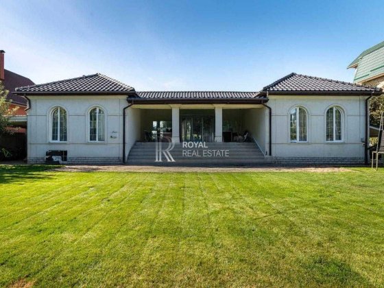 Продаж Котедж Гатне 4 кімнати 420 м² Газ Камін Генератор Свердловина Тепла підлога Ділянка 15 соток Гатне