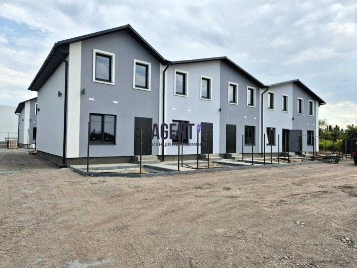 Продаж таунхаусів 46 кв.м , закрита  територія,парк.місцями! На стадії будівництва. - фото 1
