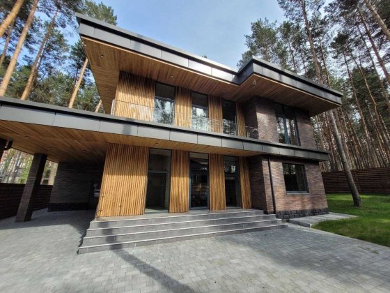 Без комісії, будинок в сосновому лісі, 220м², 6 соток, 4 кімнати