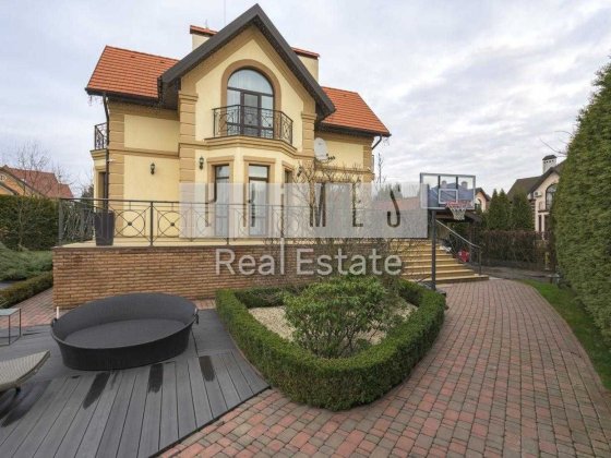 Продаж 4к будинку з ремонтом, навіс на 3 авто, с. Вишеньки, КМ "Zoloche" Вишенки