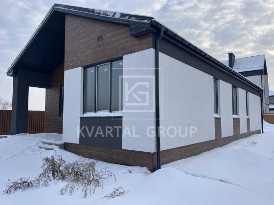 Одноповерховий будинок 110 м² у скандинавському стилі з озером у КМ Білогородки