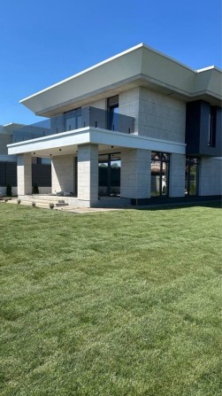 Сучасний будинок 200 м² у Ходосівці | 8 соток | Басейн | 8 км від Києва - фото 1