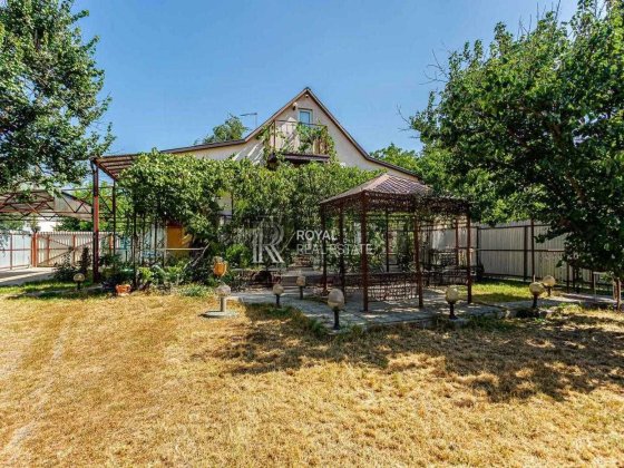 Продаж Будинок Вишеньки 2 Гнідин 105 м² 5 соток Фруктовий сад Тераса Барбекю Свердловина Піч Електро Гнедин