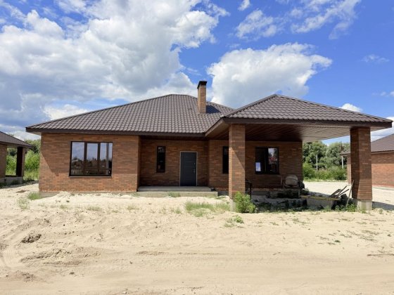 Продаж сучасного будинку біля озера с.Гнідин Гнедин