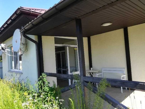 Продаж гарного будинку  з ремонтом та меблями