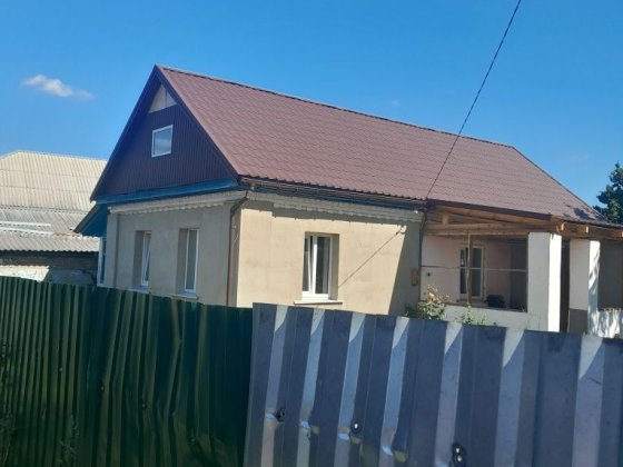 будинок з ділянкою