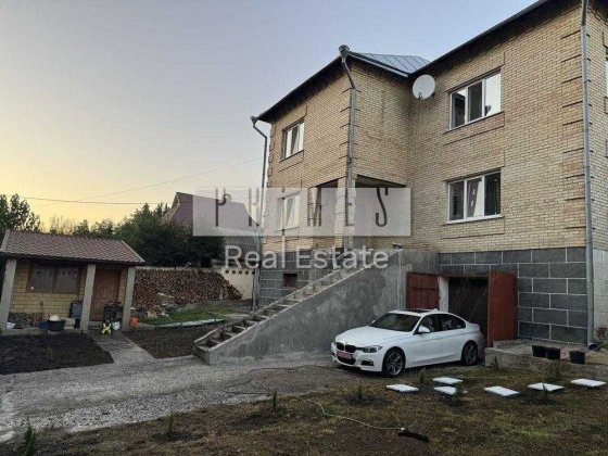 Продаж будинку з ремонтом, є газ, ділянка 17 соток, Лісники