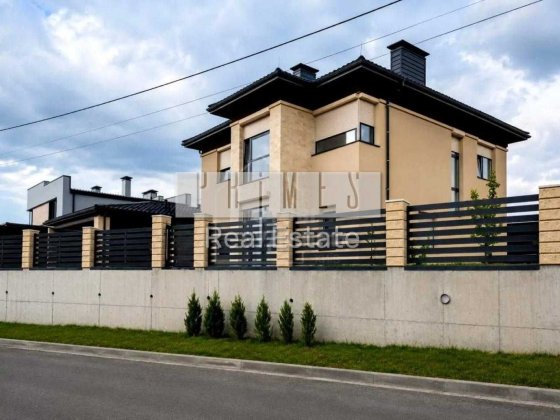 Продаж будинку з ремонтом, ділянка 7 соток, Лісники