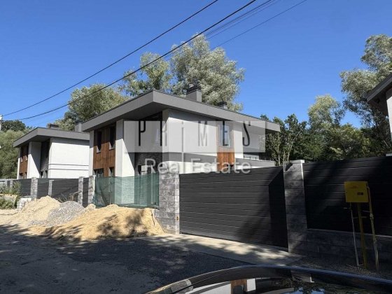Продаж 2-поверхового будинку без ремонту, ділянка 7 соток, Лісники