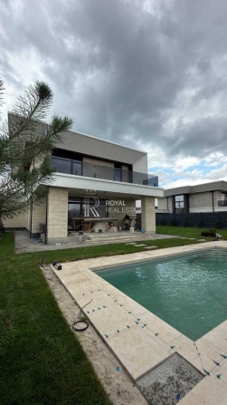 Продаж Будинок Ходосівка 178,4 м² 8 соток Басейн Тераси 63 м² Газ 16 кВт White Box Ландшафтний дизай - фото 1
