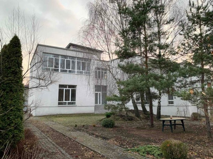 Продаю 2-х поверховий будинок (540 м2) з територією 10 соток - фото 1