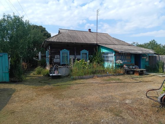 продам дім  в селі Славутич