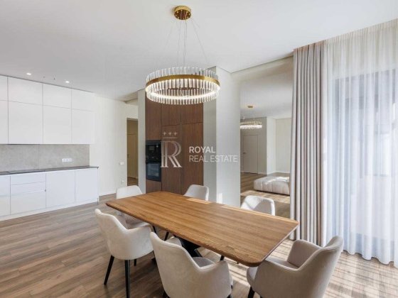 Продаж Будинок Стоянка 203,1 м² 13,7 соток Басейн Тепловий насос Камін Закрите містечко Охорона 24/7 Стоянка