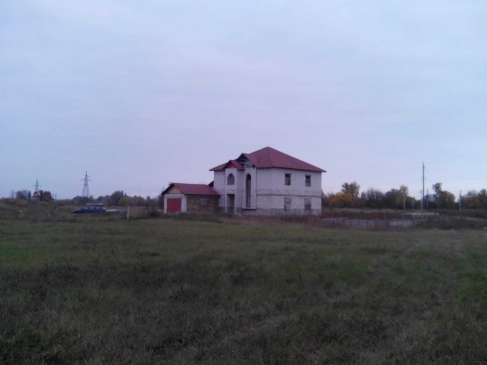Продажа дома с участком - фото 1