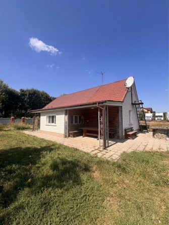 Продаж будинку з прямим виходом до ставка - фото 1