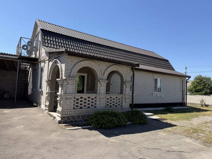 Продам будинок 103 м2 з білої цегли в м. Миронівка - фото 1