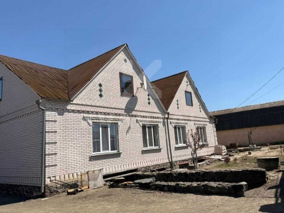 Продам будином з ремонтом та меблями в центрі Бородянки! Бородянка