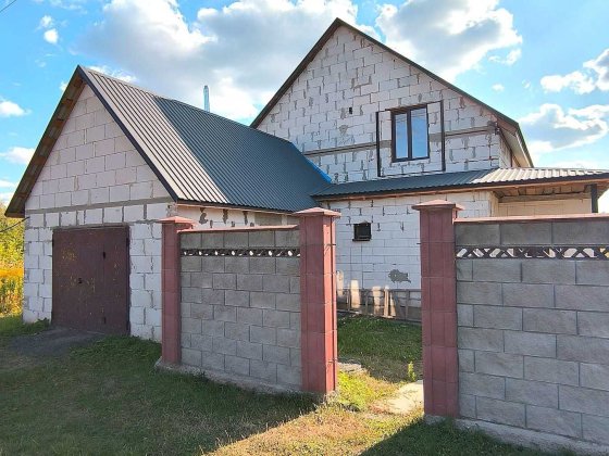 Власний двоповерховий будинок у Макарові з гаражем та садом за ціною квартири! Макаров