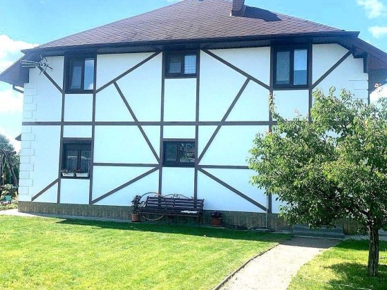 Добротний сучасний будинок 221 м² з каміном та садом в Макарові! Будувався для себе!