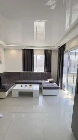 ПРОДАМ БУДИНОК в центрі смт Глеваха 150 м² з ремонтом. Участок 10 сот Іванковичі Віта Поштова Київ Т - фото 1