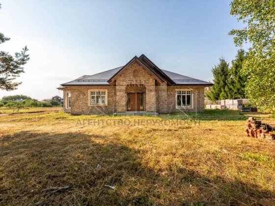 Продаж будинку в Бобриці 203 м² ділянка 43 сотки з сосновим лісом